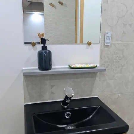 Domaine De La Griffe - Le Freu Apartment *